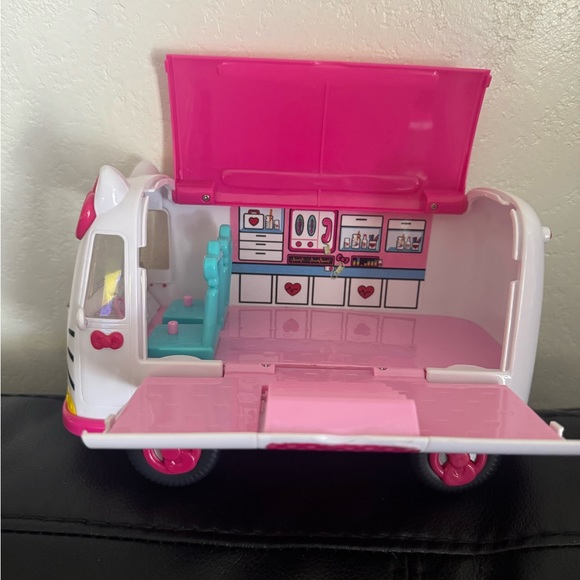 Hello kitty emergency hospital van toy - Picture 3 of 8